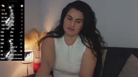 Snapshot of liz_devine chatting on 01-08-25, 04:44 liz online show from 01-08-25, 04:44