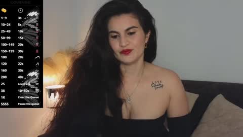 Snapshot of liz_devine chatting on 01-27-25, 01:41 liz online show from 01-27-25, 01:41