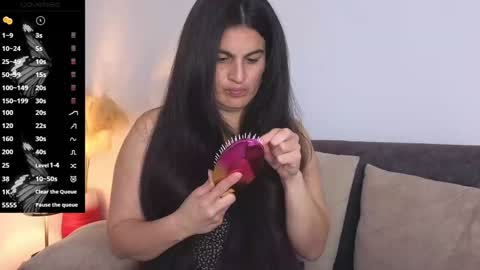 Snapshot of liz_devine chatting on 02-04-25, 08:28 liz online show from 02-04-25, 08:28