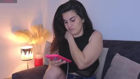 Snapshot of liz_devine chatting on 02-10-25, 02:05 liz online show from 02-10-25, 02:05