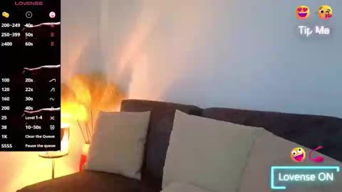 Snapshot of liz_devine chatting on 03-03-25, 03:09 liz online show from 03-03-25, 03:09