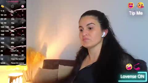 Snapshot of liz_devine chatting on 03-04-25, 09:00 liz online show from 03-04-25, 09:00