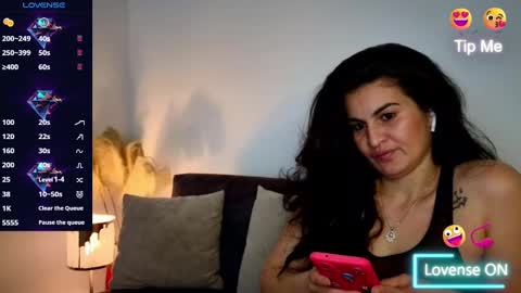 Snapshot of liz_devine chatting on 03-10-25, 01:21 liz online show from 03-10-25, 01:21