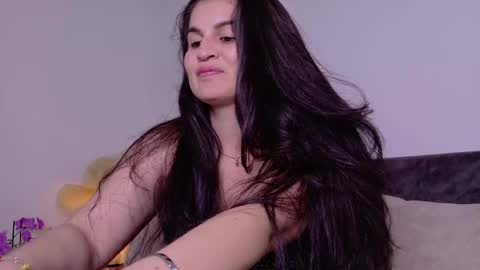 Snapshot of liz_devine chatting on 09-10-25, 05:02 liz online show from 09-10-25, 05:02