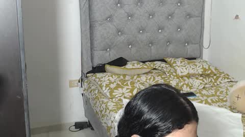 Liza Thurner online show from 10-23-25, 01:38