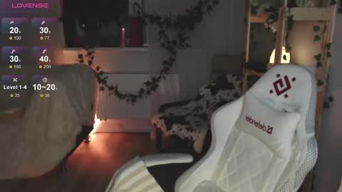 Snapshot of liza_wet chatting on 02-21-25, 02:50 Liza Wet online show from 02-21-25, 02:50