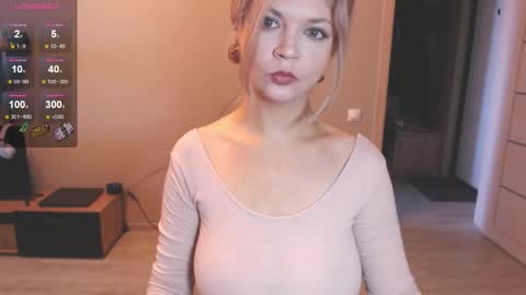 Snapshot of liza_wet chatting on 10-17-25, 06:05 Liza Wet online show from 10-17-25, 06:05