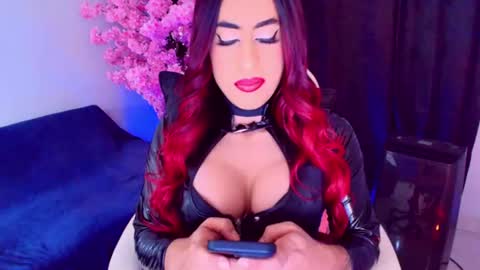 Snapshot of lizagothdoll chatting on 07-05-26, 01:12 Liza Goth online show from 07-05-26, 01:12