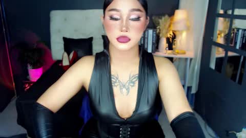 Snapshot of lizalegrand chatting on 12-22-24, 07:21 Liza online show from 12-22-24, 07:21