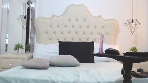 Snapshot of lizandjuan chatting on 02-24-25, 09:52 lizANDjuan online show from 02-24-25, 09:52