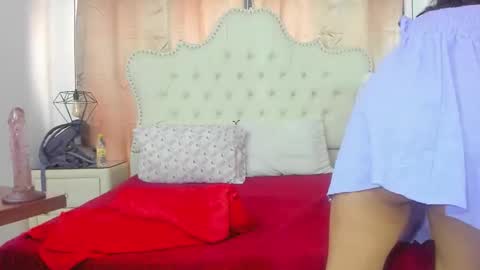 Snapshot of lizandjuan chatting on 11-30-25, 06:34 lizANDjuan online show from 11-30-25, 06:34