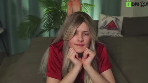 Snapshot of lizbethcoll chatting on 02-02-25, 07:25 Sunnheart online show from 02-02-25, 07:25