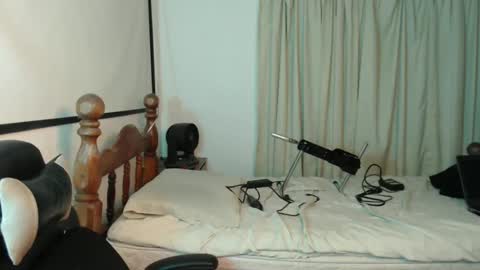 Lizi Chery Strawbery online show from 12-23-24, 12:08