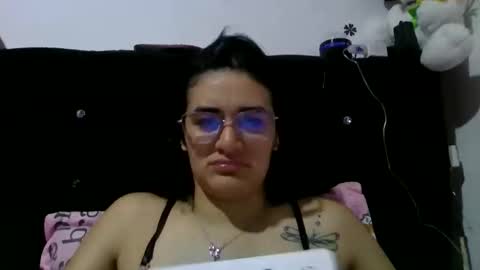 lizz kinsley online show from 11-04-25, 03:49