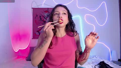 Snapshot of lizza_scott chatting on 12-18-24, 02:10 Lizza Scott online show from 12-18-24, 02:10