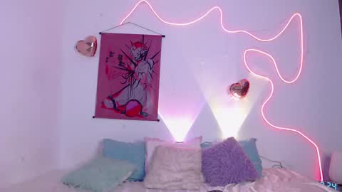 Snapshot of lizza_scott chatting on 02-22-25, 01:22 Lizza Scott online show from 02-22-25, 01:22