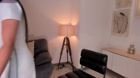 Lizzi  online show from 02-15-26, 12:03