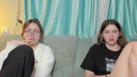 lizzi_muur online show from 01-03-25, 10:51