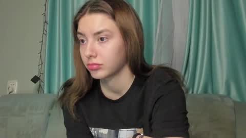 lizzi_muur online show from 01-19-25, 06:32