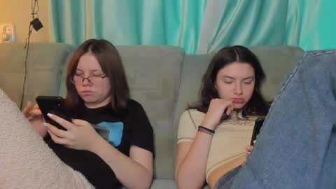 lizzi_muur online show from 01-28-25, 01:38