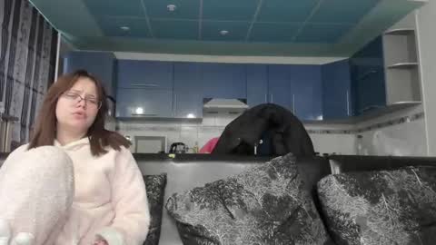lizzi_muur online show from 02-19-25, 02:34