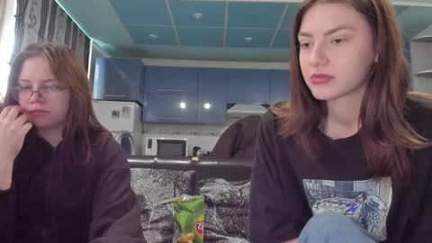 lizzi_muur online show from 02-23-25, 12:37