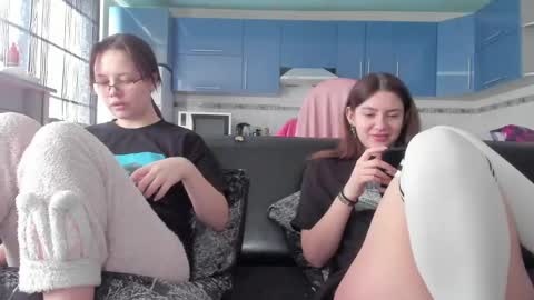 lizzi_muur online show from 02-26-25, 12:14