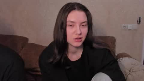 lizzi_muur online show from 01-07-26, 03:36