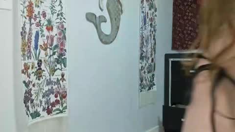 lizzy_fit online show from 12-04-25, 08:39