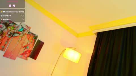 Snapshot of lizzymontana chatting on 12-28-24, 07:44 Liz  online show from 12-28-24, 07:44