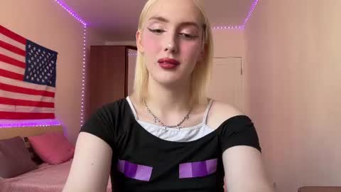 Snapshot of llinabarbie chatting on 08-04-26, 03:25 Alina online show from 08-04-26, 03:25