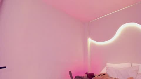 Snapshot of lm_kloeeh chatting on 01-22-25, 11:21 Kloe see you 28-11  to celebrate my birthday online show from 01-22-25, 11:21