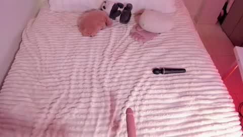 Snapshot of lm_kloeeh chatting on 09-12-25, 12:44 Kloe see you 28-11  to celebrate my birthday online show from 09-12-25, 12:44