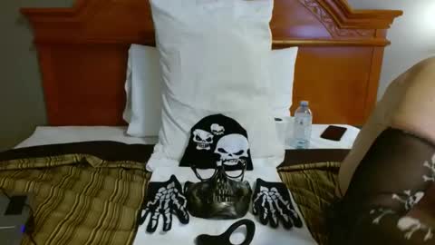 John online show from 10-29-25, 11:39