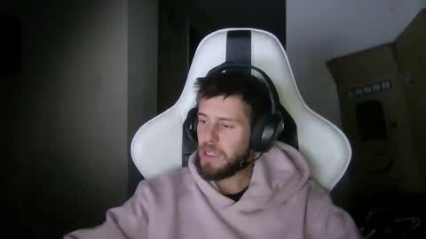 Snapshot of lobotomy54 chatting on 10-06-25, 10:40 lobo online show from 10-06-25, 10:40