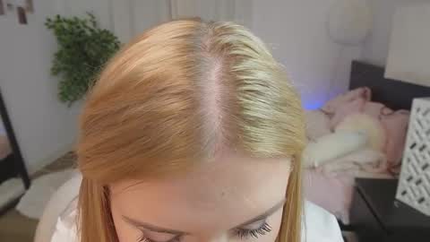 Elva online show from 10-24-25, 11:06