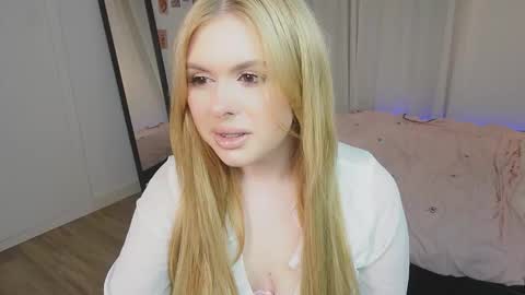 Elva online show from 10-26-25, 12:22