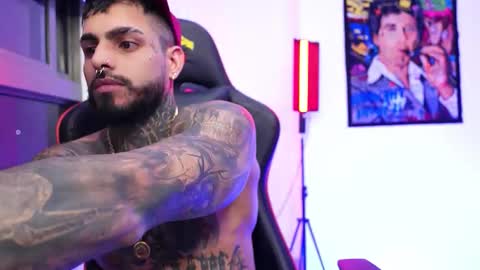 logan_hugh8 online show from 11-06-25, 04:24