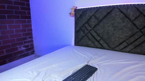 Snapshot of logan_west1 chatting on 10-22-25, 07:52 Logan online show from 10-22-25, 07:52