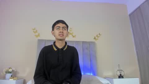 Snapshot of logan_wolf_ chatting on 12-15-25, 12:42 Logan online show from 12-15-25, 12:42