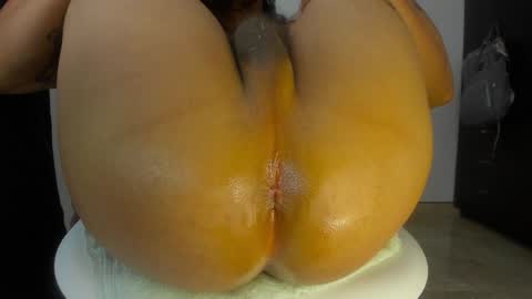 Snapshot of loganhot22 chatting on 12-31-24, 01:41 Logan online show from 12-31-24, 01:41