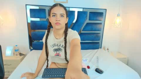 Snapshot of lois_cullen chatting on 11-17-25, 07:19 lois_cullen online show from 11-17-25, 07:19