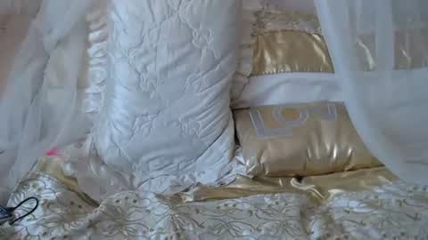 Snapshot of lokagold chatting on 01-25-25, 09:36 Lilu online show from 01-25-25, 09:36