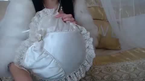 Snapshot of lokagold chatting on 02-18-25, 06:48 Lilu online show from 02-18-25, 06:48