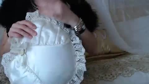 Snapshot of lokagold chatting on 03-11-25, 07:15 Lilu online show from 03-11-25, 07:15