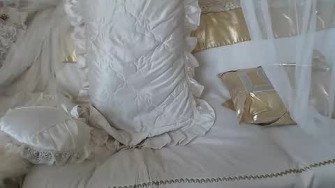 Snapshot of lokagold chatting on 11-02-25, 06:16 Lilu online show from 11-02-25, 06:16