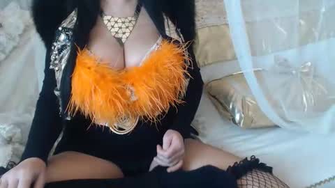 Snapshot of lokagold chatting on 11-13-25, 06:56 Lilu online show from 11-13-25, 06:56