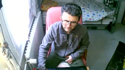 Snapshot of lokoum39 chatting on 02-14-26, 08:22 lokoum39 online show from 02-14-26, 08:22