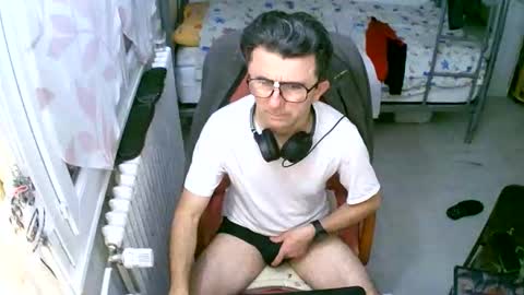 Snapshot of lokoum39 chatting on 02-18-26, 07:10 lokoum39 online show from 02-18-26, 07:10