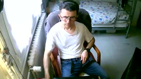 Snapshot of lokoum39 chatting on 02-19-26, 12:56 lokoum39 online show from 02-19-26, 12:56